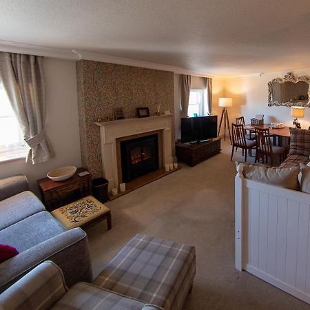 3, The Dolphin, 49 Quay Street - Stunning Apartment - Quintessential - Quay Views - Sleeps 2-4 People Newport  Zewnętrze zdjęcie